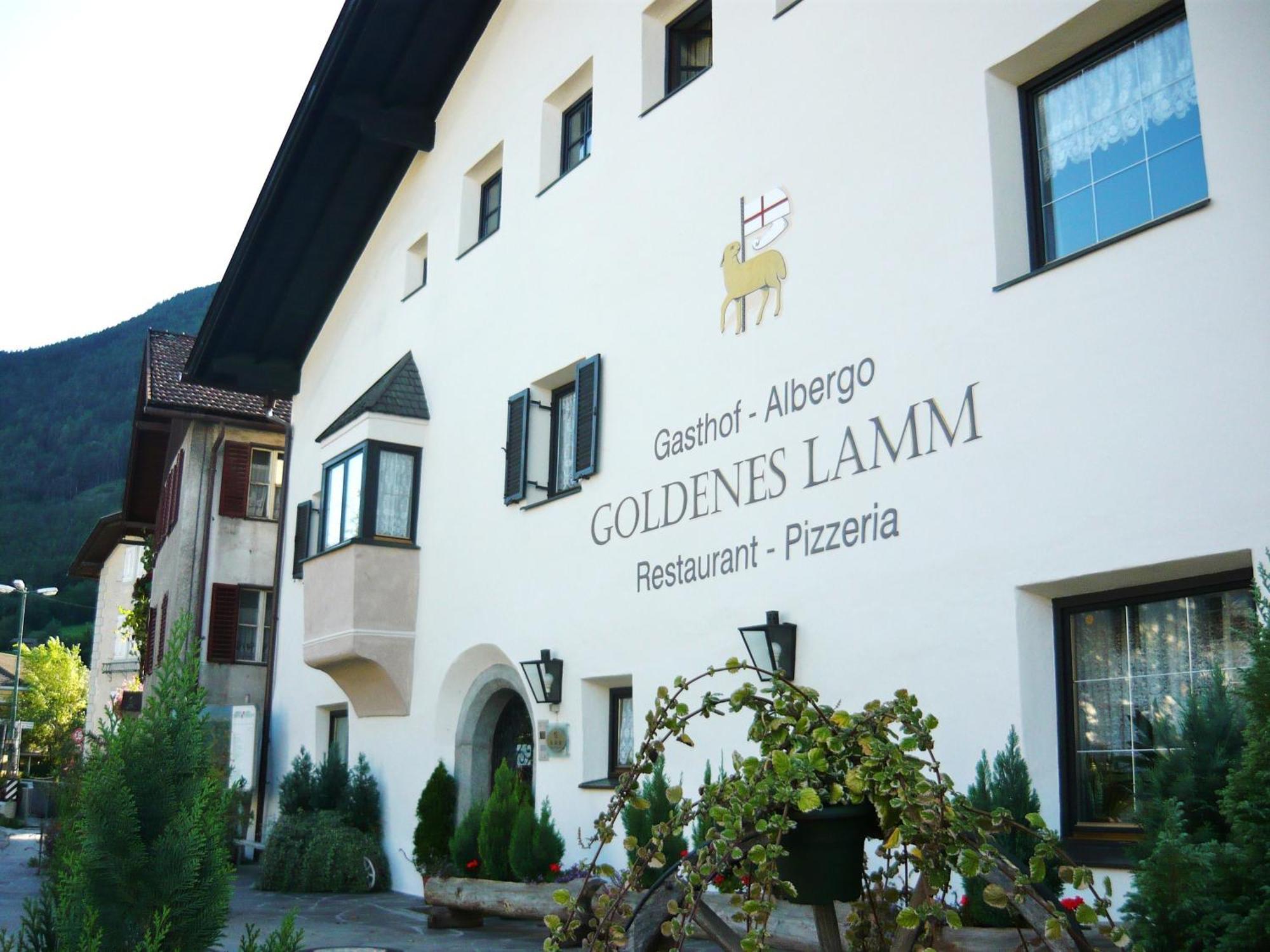 Gasthof Goldenes Lamm Hotel Vahrn Екстериор снимка