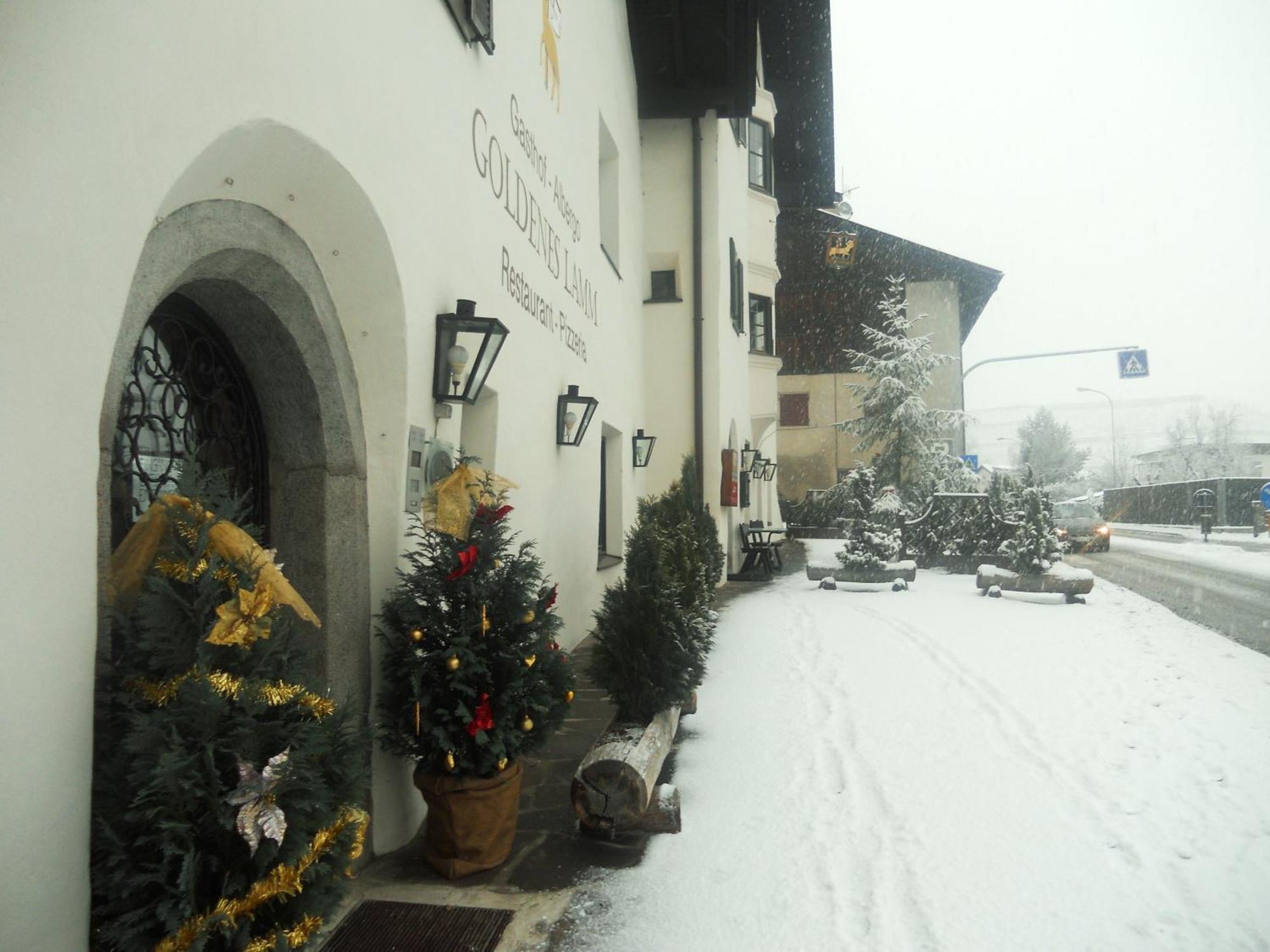 Gasthof Goldenes Lamm Hotel Vahrn Екстериор снимка