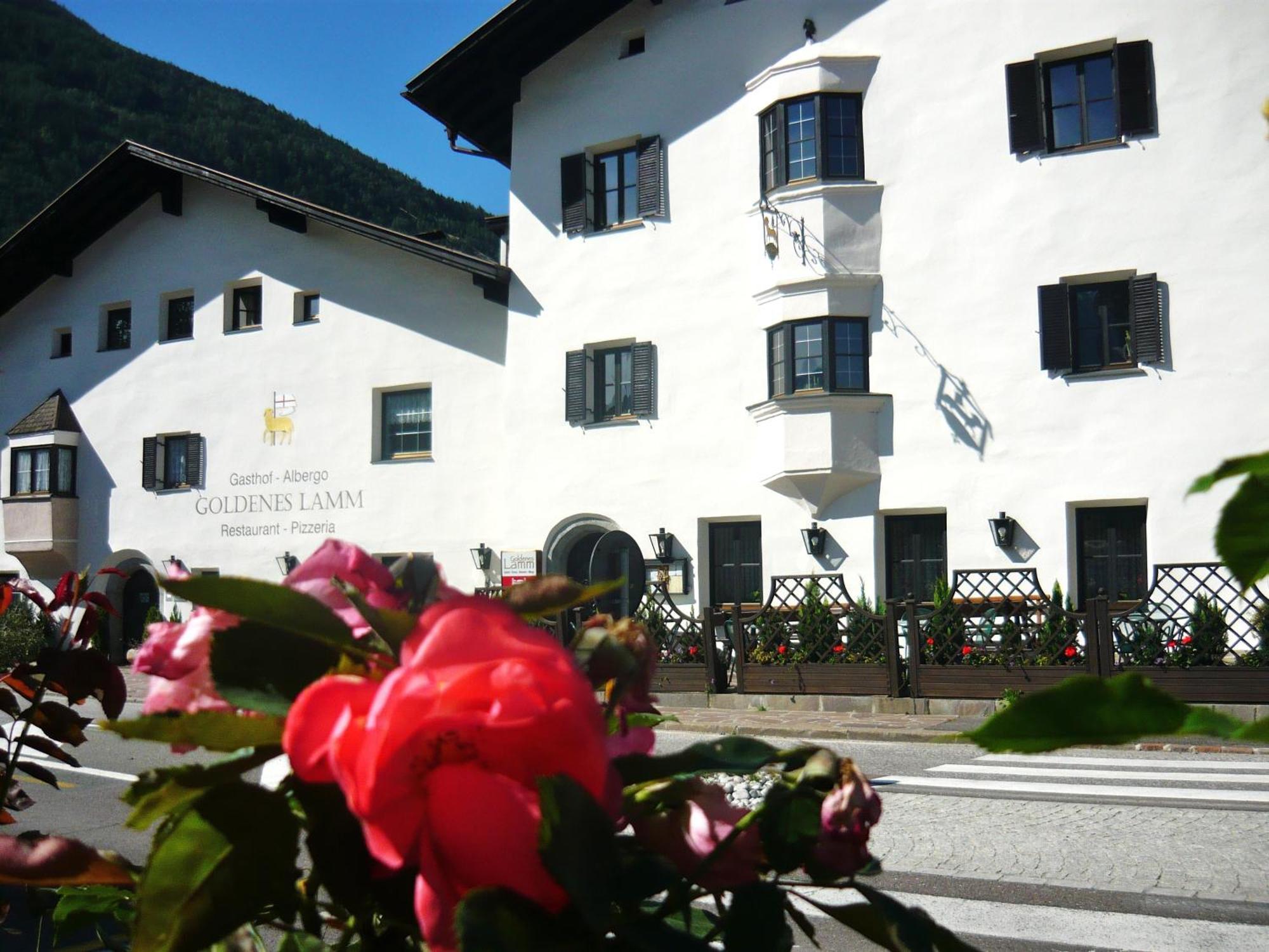 Gasthof Goldenes Lamm Vahrn Екстериор снимка
