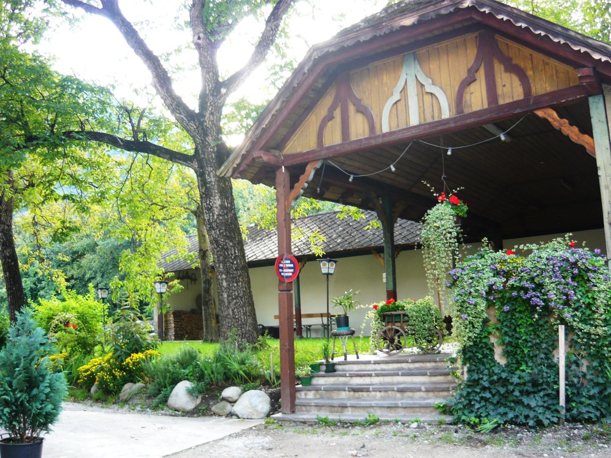 Gasthof Goldenes Lamm Hotel Vahrn Екстериор снимка