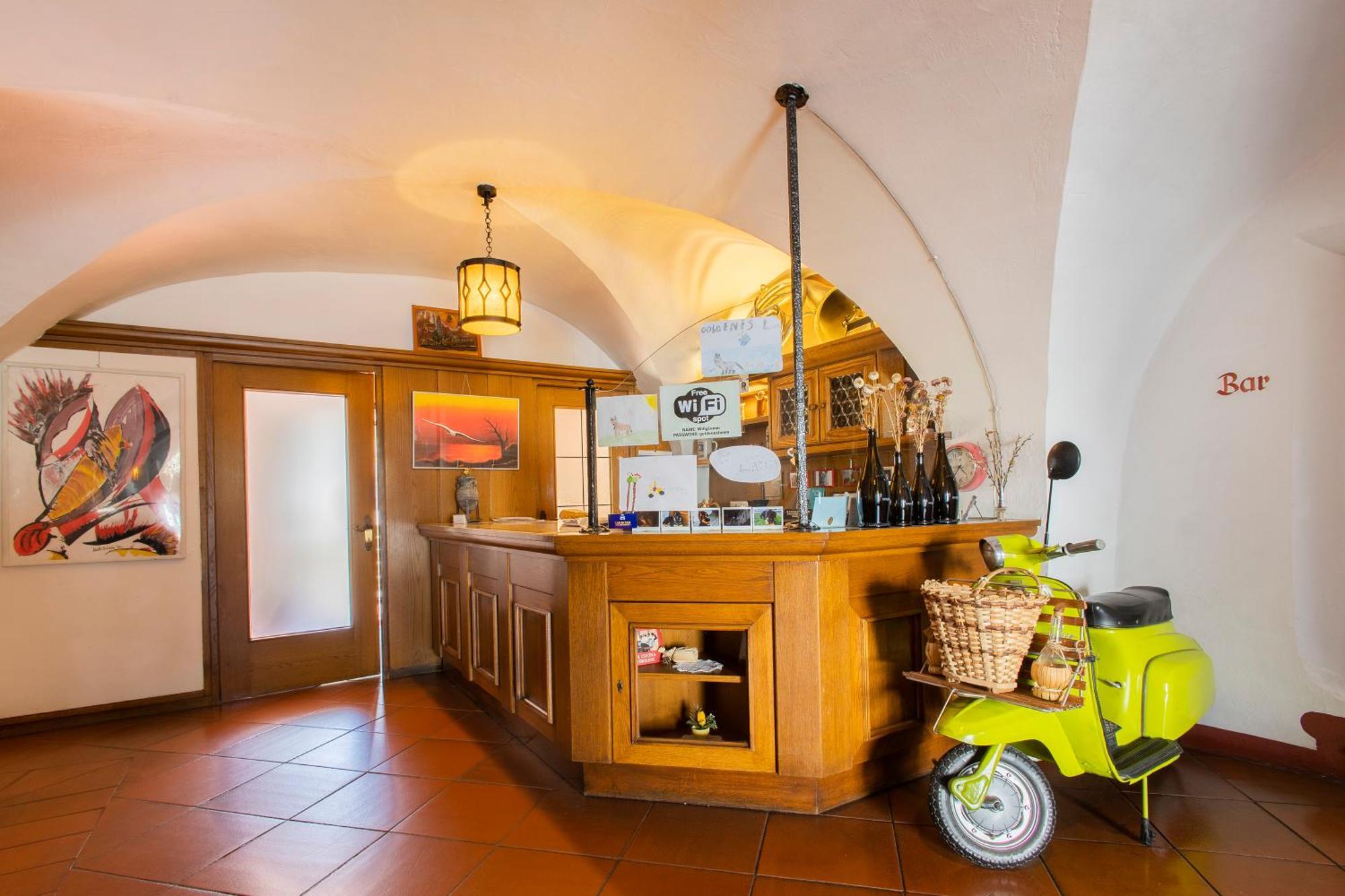 Gasthof Goldenes Lamm Vahrn Екстериор снимка