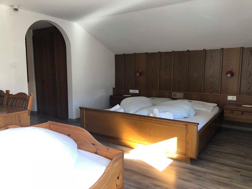 Gasthof Goldenes Lamm Hotel Vahrn Екстериор снимка